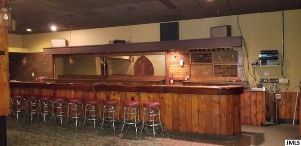 133 E Washington Ave, Jackson, MI 49201